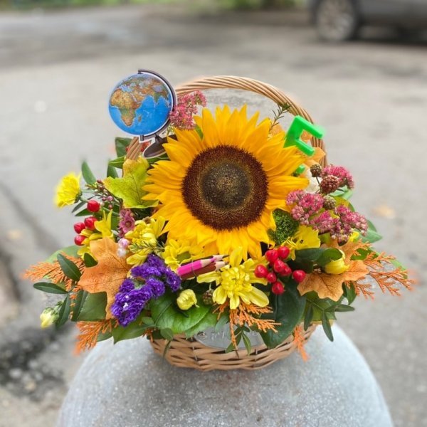 Букет 1 сентября (1с52) из 1 Сентября - Интернет магазин цветов ЭДЕМ в Хабаровске